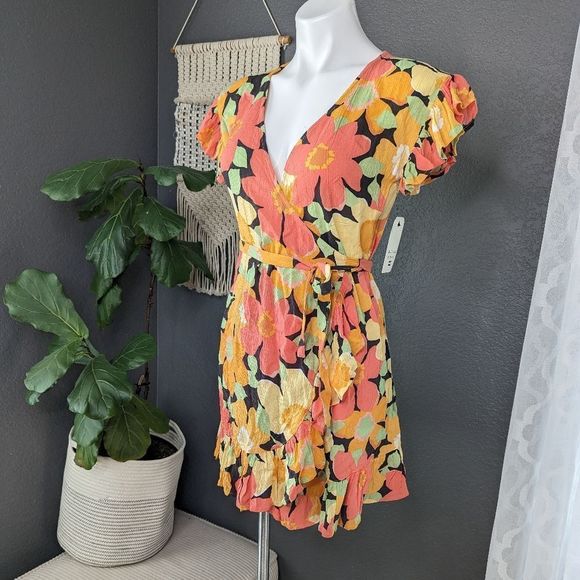 Billabong Floral Wrap Dress - Picture 1 of 10
